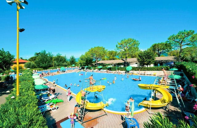 Beautiful apartment in villa for 5 guests with pool, WIFI, A/C and terrace