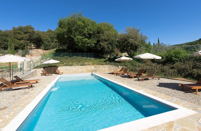 Beautiful apartment for 4 people with WIFI, pool, A/C, TV, patio and panoramic view, close to Si.