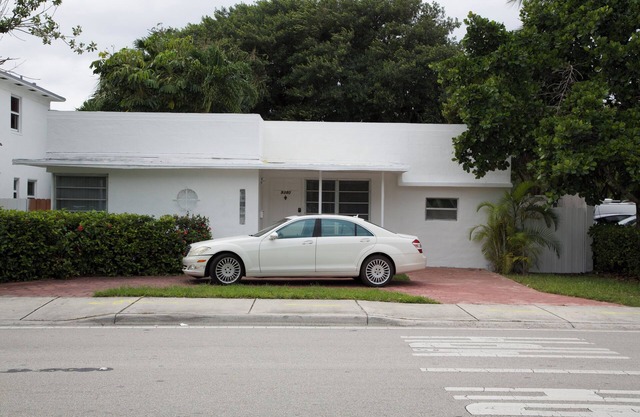 Beautiful beach house 3 bedrooms in Surfside