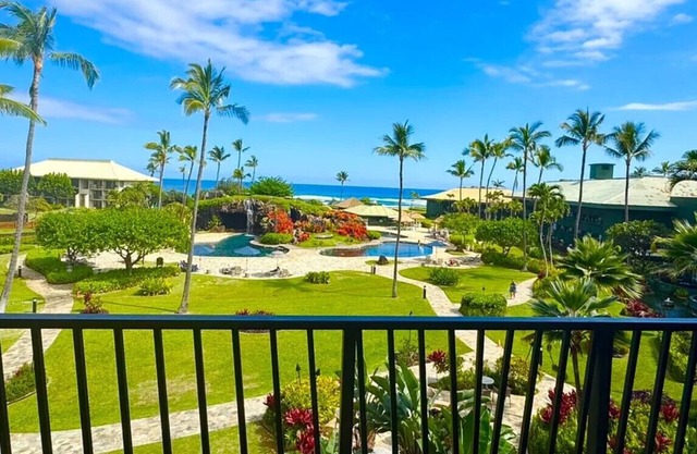 Beautiful Beachfront Resort with Best Ocean View Room On Property pools/hot tub