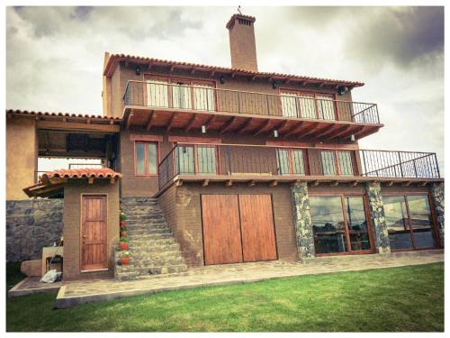 Beautiful Cabin Downtown Tapalpa Oven Mud Barbecue Grill 4 Room 12 ppl TV Wifi