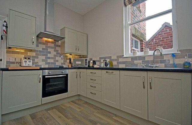 Beautiful Coastal Cottage with stunning estuary views