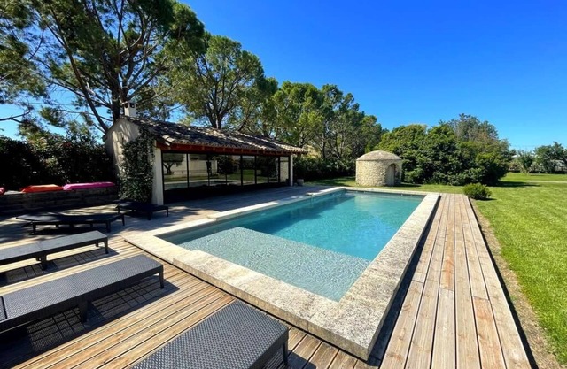 Beautiful contemporary villa, swimming pool and large garden