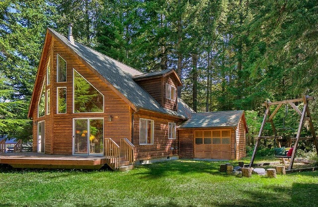 Beautiful Crystal Mountain Chalet/Cabin With Spa