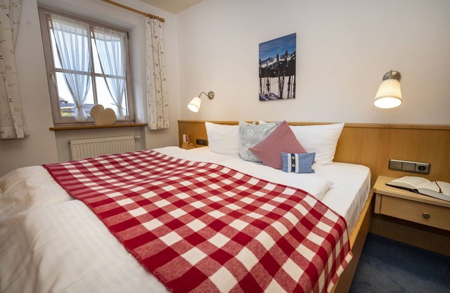 Beautiful feel-good apartment Bergwiese 35sqm, south-facing balcony/terrace, Allgäu, dogs allowed