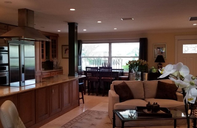 Beautiful Downtown Sarasota home with tropical garden.