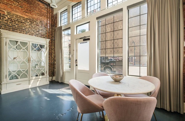 Beautiful & Extra Large Loft with 2 King Suites