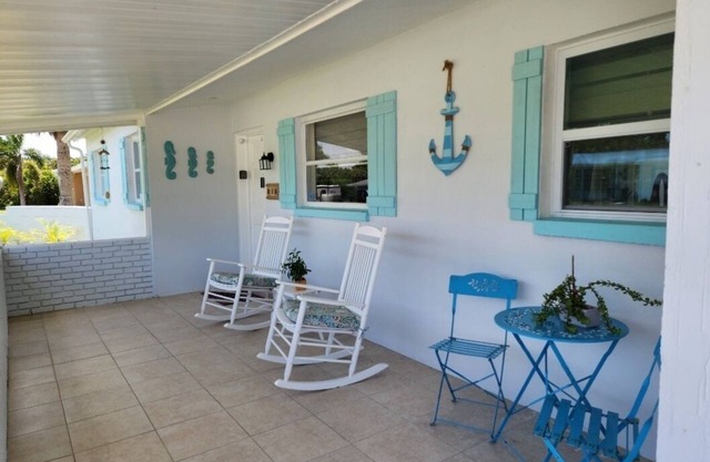 Beautiful Family Home near Fort Myers Beach/Sabibel. Pet-Friendly.