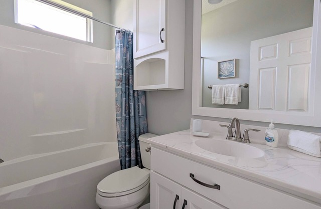 Beautiful Family Home in the Heart of Pinecraft!