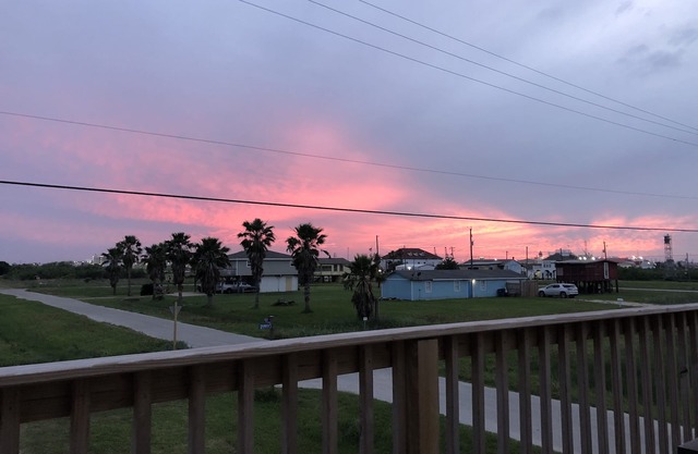 Beautiful Family Friendly House within walking distance to beach