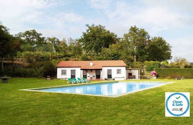 Beautiful Farm House with private pool and tennis court