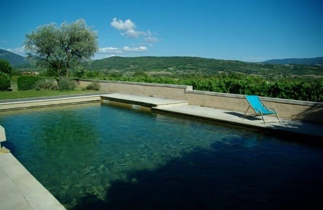 Beautiful farmhouse in the Luberon Vaucluse for 6 people