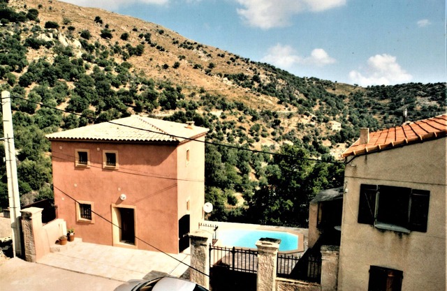 Beautiful house 8 people, swimming pool, 12km from the sea