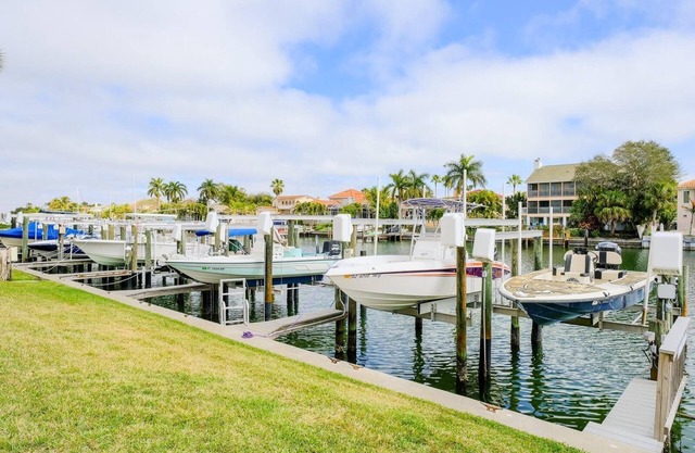 Beautiful Gem 5 min from Ft. De Soto Beach!