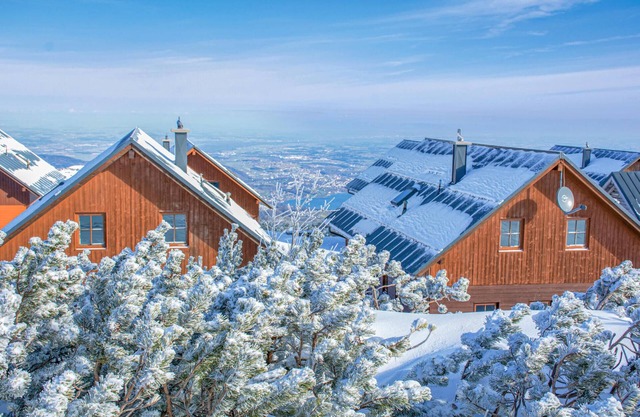 Beautiful home in Ebensee with WiFi