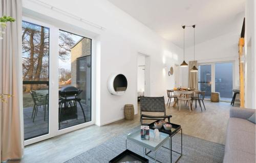 Beautiful Home In Lembruchdümmer See