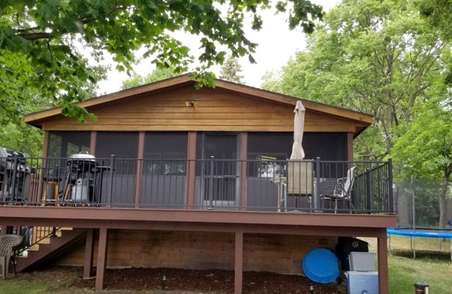 Beautiful Home on Lake Washington - Pontoon Included with Rental!