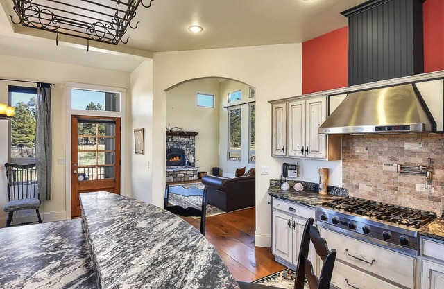 Beautiful Home with Backyard Access to National Forest & Views of San Fran Peaks