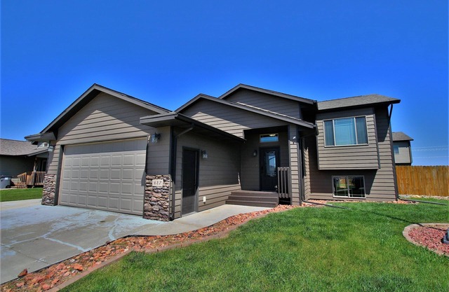 Beautiful home with large yard and hot tub. Great for families!