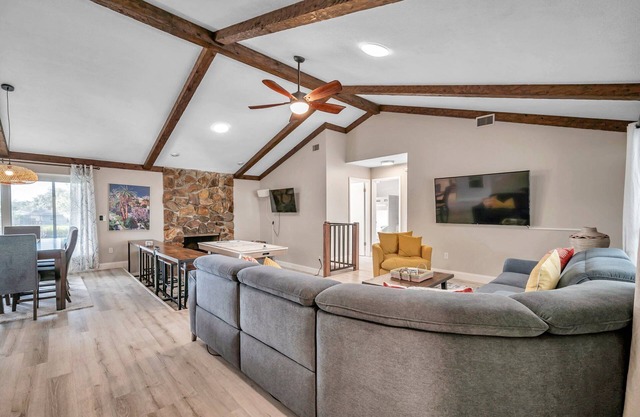 Beautiful home with private pool and lake just minutes from major FL attractions