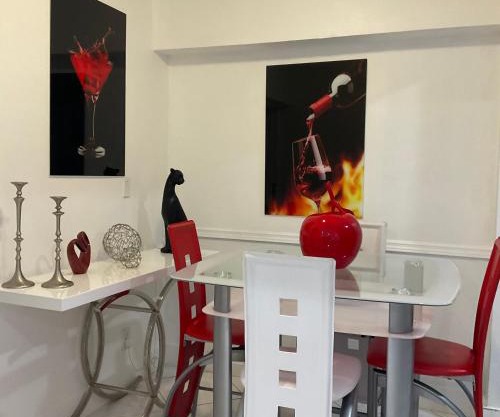 Beautiful House 7 min from Miami Airport w FREE parking