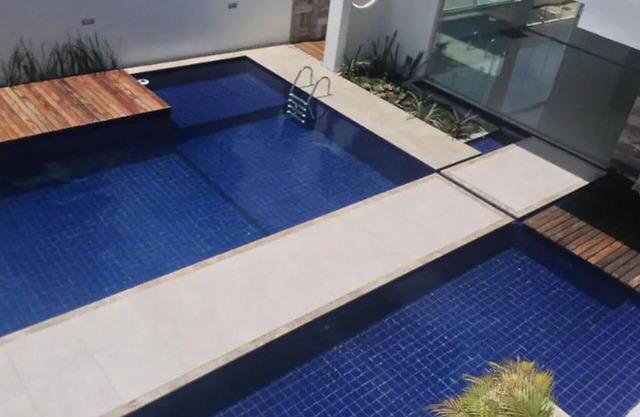 Beautiful house in a condominium close to the sea