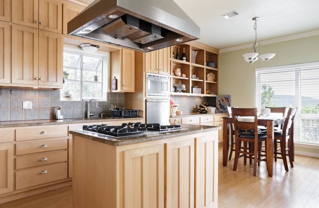 Beautiful Lake Views, Quiet Oasis Lake Travis, Peace Relaxation, entire home!