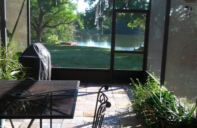 Beautiful Lakefront in Perfect Location