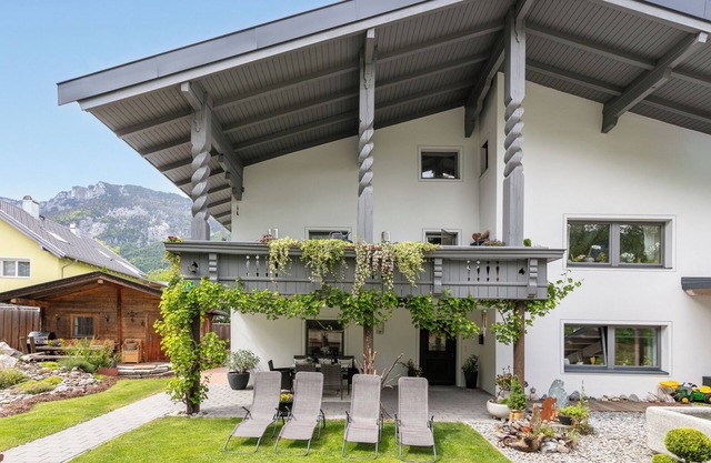Beautiful large apartment directly at cycle path