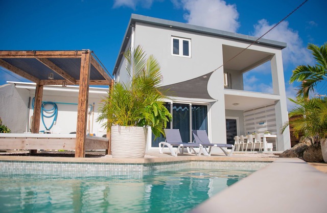 Beautiful modern vacation home with private pool, 2 bedrooms, fully with ac