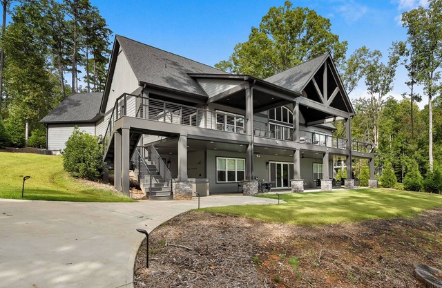 Beautiful New Construction on Lake Keowee