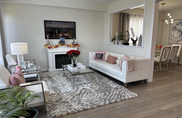 Beautiful newly built house, 10 mins drive away from Niagara Falls &outlet mall