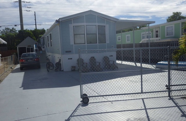 Beautiful Private Community With Dining Shopping And Entertainment Nearby.