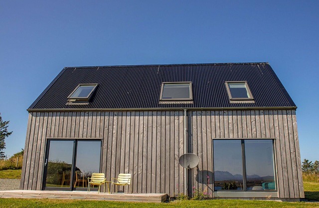 Beautiful private villa for 4 people with WIFI, TV, panoramic view and parking