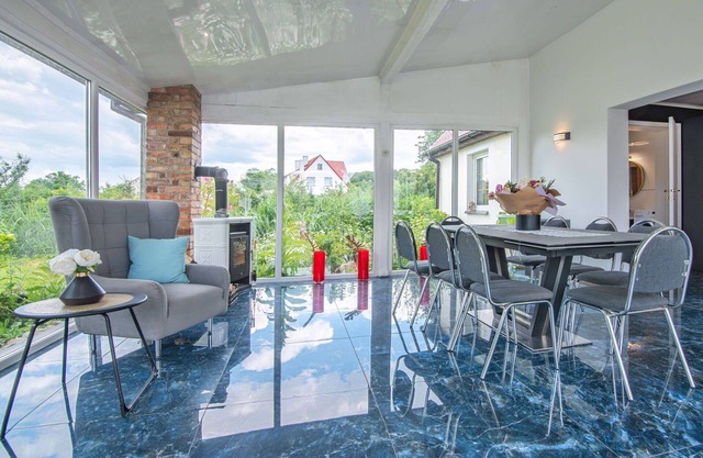 Beautiful private villa for 10 guests with WIFI, private pool, TV, terrace, pets allowed and par.