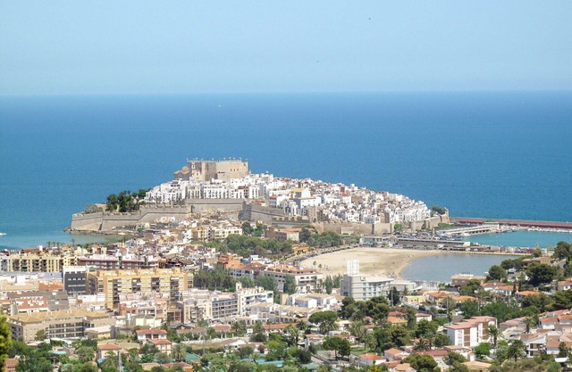 Beautiful private villa for 6 people with WIFI, TV, patio, pets allowed, panoramic view and park.