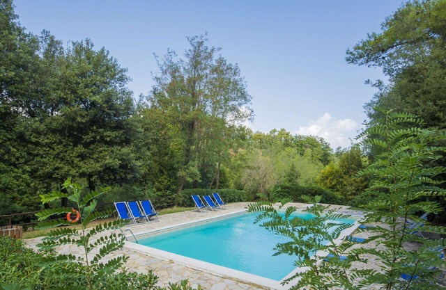 Beautiful private villa for 10 people with pool, WIFI, balcony, pets allowed and panoramic view