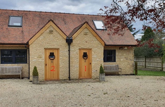 Beautiful self contained character Cotswold style cottage 15