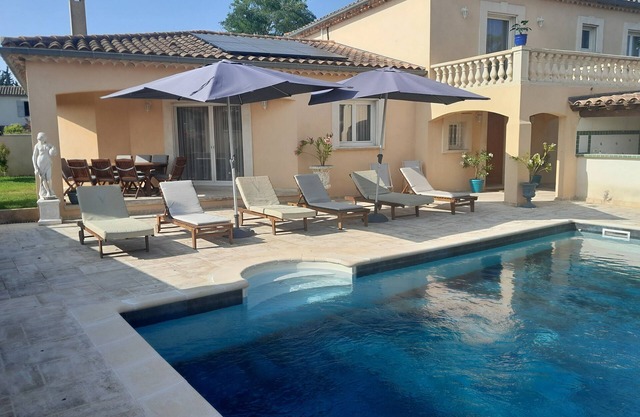 Beautiful spacious house, comfortable, quiet. while being close to shops