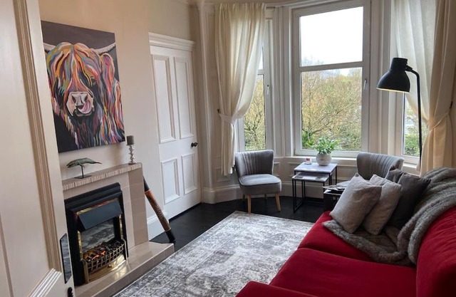 Beautiful traditional flat in the center of Largs.