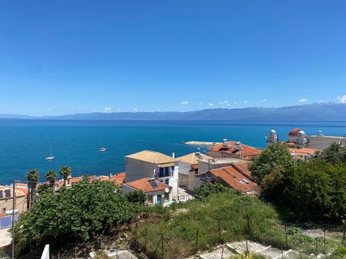 Beautiful views, convenient location at Eleni's