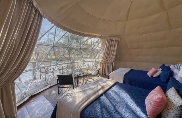 Beautiful Views of the Elk River in the Walnut Glamping Dome!