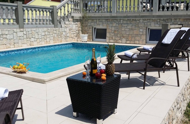 Beautiful villa/app * with swimming pool, 900 m from the sea, WiFi, barbecue