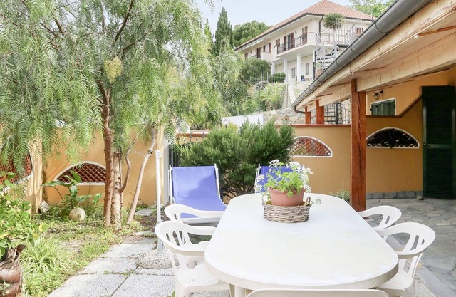 Beautiful villa for 9 guests with WIFI, TV, terrace and pets allowed