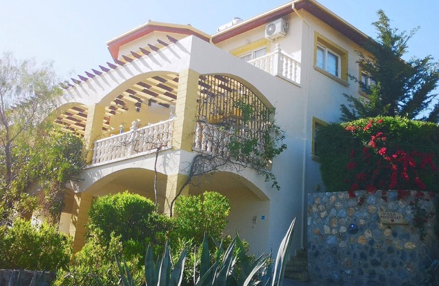 Beautiful Villa Rockheart with sea view