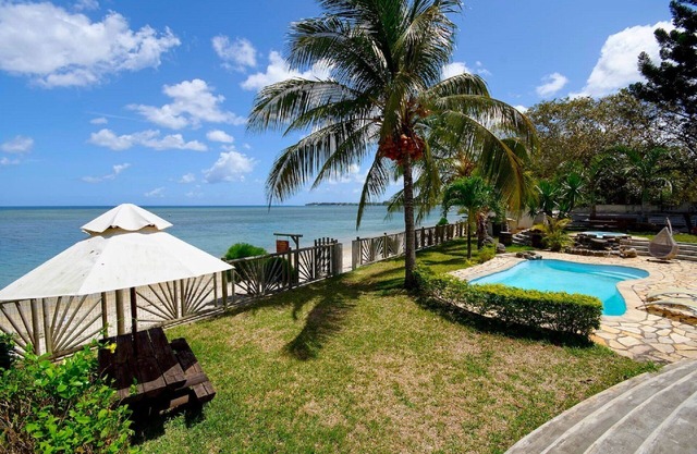 Beautiful waterfront villa le Mauridul in Mauritius