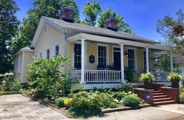 Beautifully restored home in Wilmington Historic District with pool