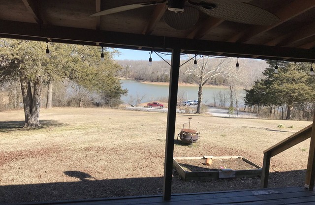 Beaver Lake Front Log Cabin