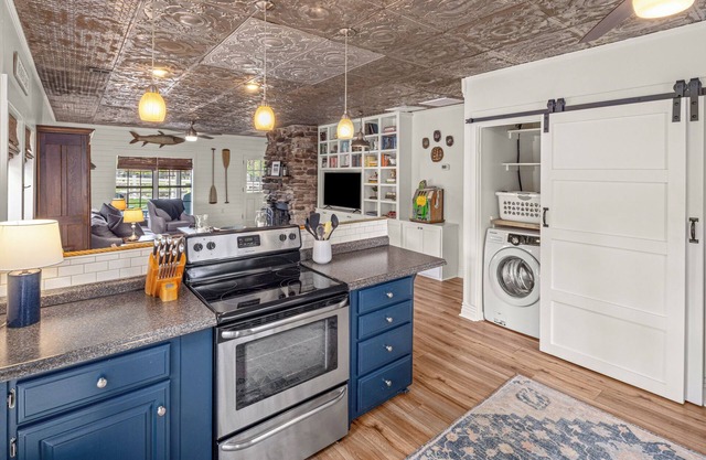 Beaver Lake Timeless 100 Year Old Cabin Centrally Located NorthwestArkansasn