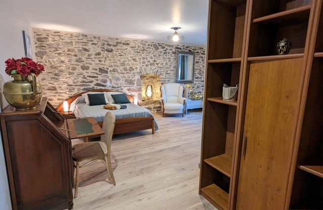 Bed and breakfast in a character house, charm and comfort!